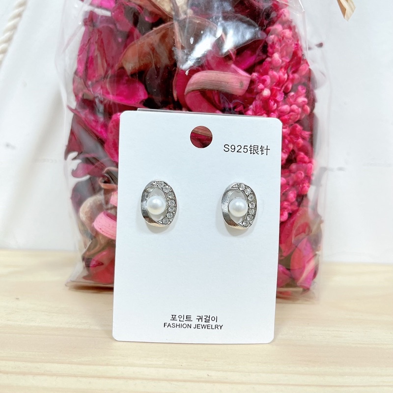 bông tai châu đính đá sang chảnh phong cách hàn quốc