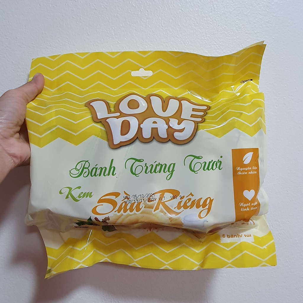 Bánh Bông Lan Trứng Tươi Love Day - Gói 6 Chiếc - Thơm Ngon Mềm Mịn - Vị Thịt Nướng Mật Ong - Cốm - Sầu Riềng.