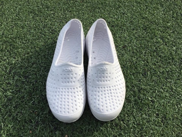 Giày nhựa cho nữ