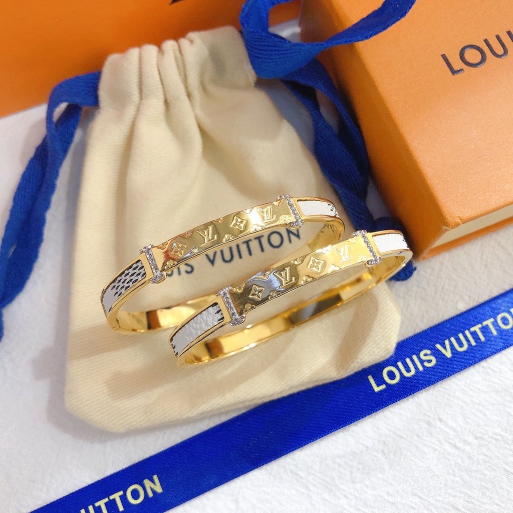 Vòng Tay Louis Vuitton Bằng Thép Titan Họa Tiết Chữ LV Sang Trọng Thời Trang