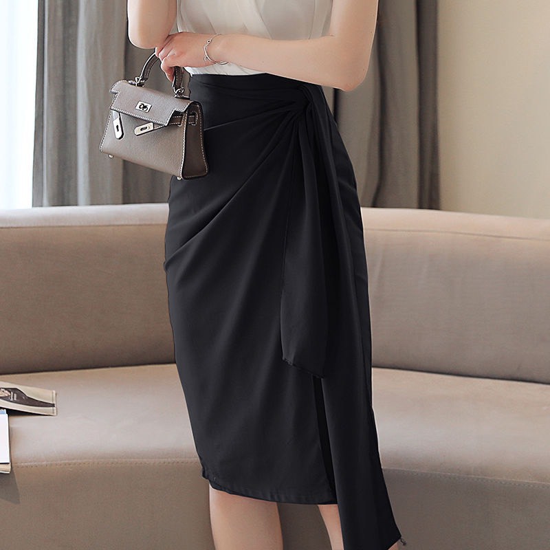 Chân váy dài xẻ cao kết hợp phối nơ điệu đà | BigBuy360 - bigbuy360.vn