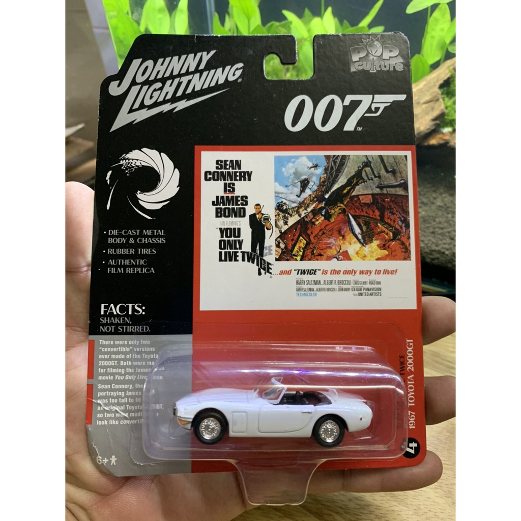 Johnny Lighting - 1967 Toyota 2000GT - Xe mô hình tỉ lệ 1/64