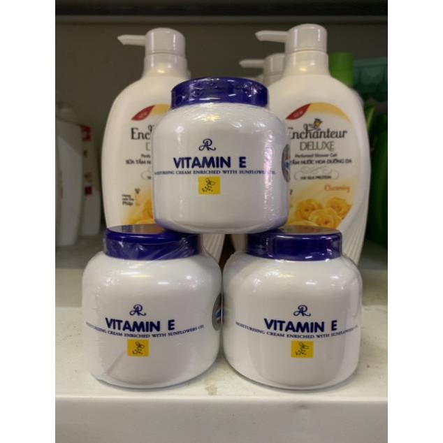 Kem Dưỡng Ẩm Aron VITAMIN E thái lan 200g