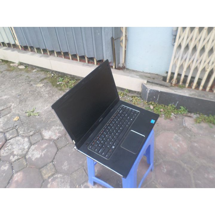 Laptop cũ, dell vostro 3550, intel core i5 2430m, ram 4gb 15.6 led HD, vỏ nhôm,