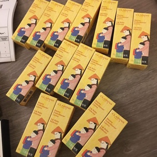 Son dưỡng có màu Clarins