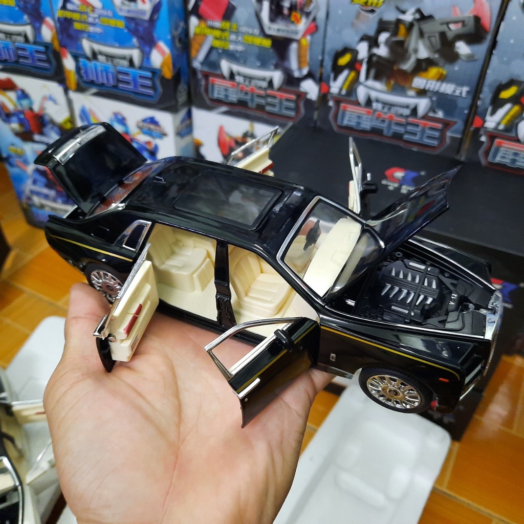 Mô hình xe ô tô Rolls- Royce Phantom tỉ lệ 1:24 hãng Che Zhi đồ chơi trẻ em bằng kim loại có âm thanh và đèn mở được cửa