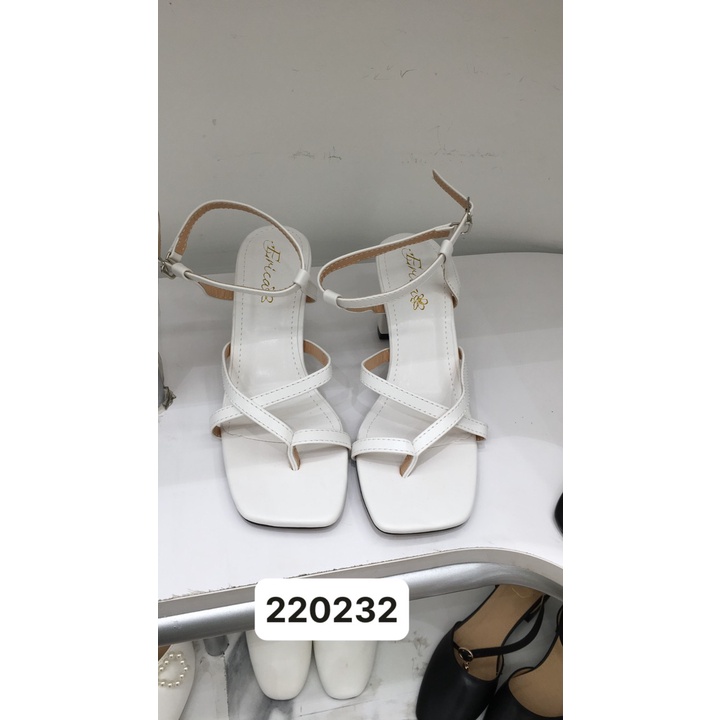 BEESHOES - SANDAL NỮ MŨI VUÔNG - SANDAL NỮ MŨI VUÔNG GÓT NHỌN CAO 7 PHÂN SẴN MÀU ĐEN - TRẮNG 220232