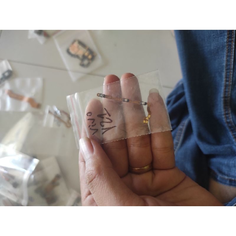 Cáp nguồn âm lượng Vivo Y21