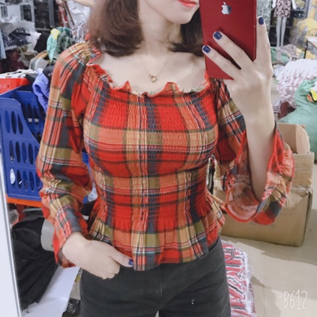 Áo croptop Bẹt Vai Tay Loe Xuất Xịn