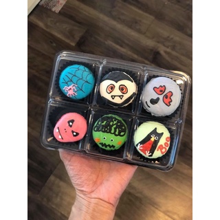 6 bánh macaron halloween