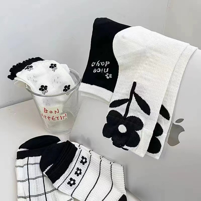 Vớ Cotton Mỏng Màu Trắng / Đen Họa Tiết Hoa Phong Cách Nhật Bản Thời Trang Xuân Hè Cho Nữ