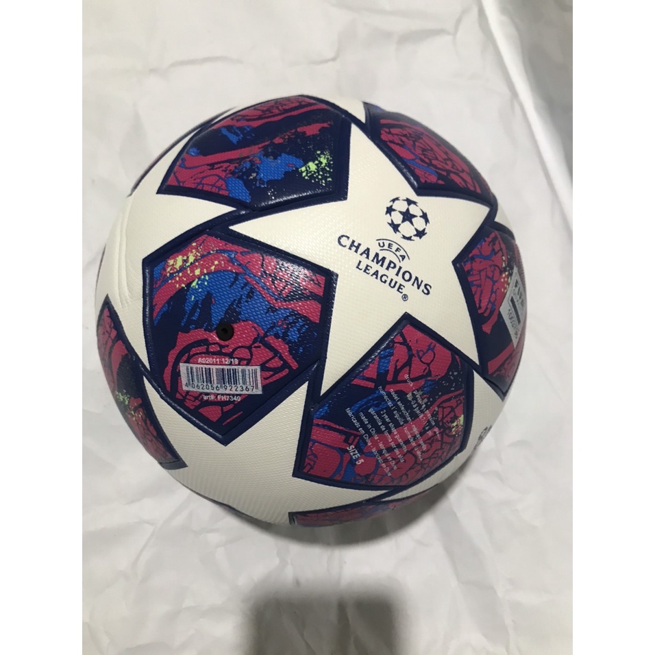 Quả bóng đá đúc chuyên nghiệp Cup C1 size 5