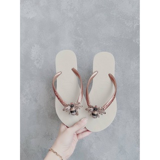 Dép dép xỏ ngón nữ Havaianas dính đá hot trend