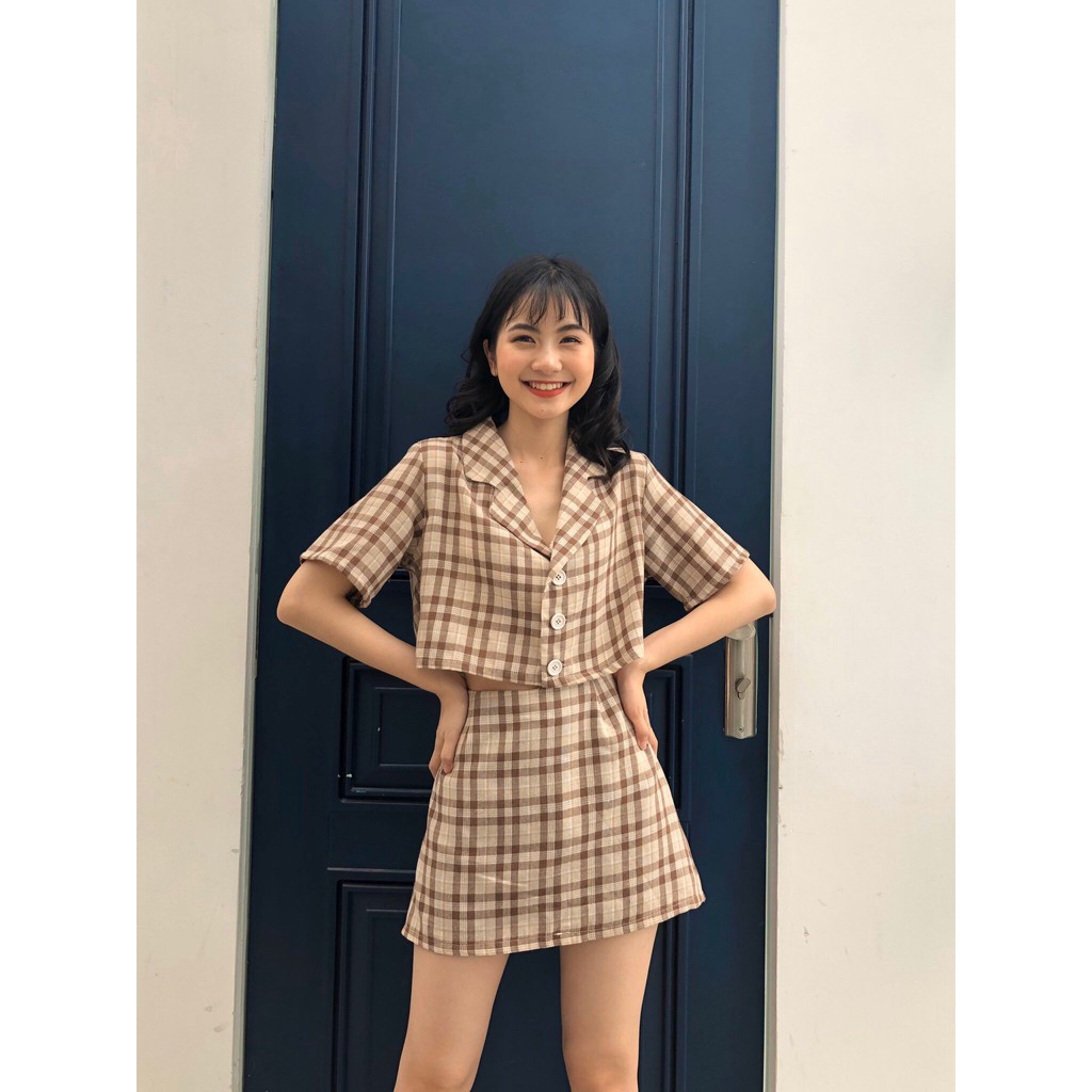 Sẵn - SET KẺ CARO ÁO VEST CROPTOP MIX CHÂN VÁY CARO QUẢNG CHÂU | BigBuy360 - bigbuy360.vn