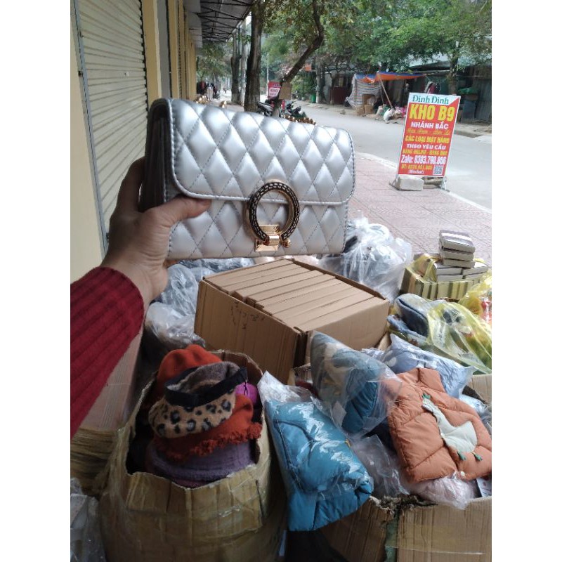 túi đeo chéo sang trọng dành cho nữ