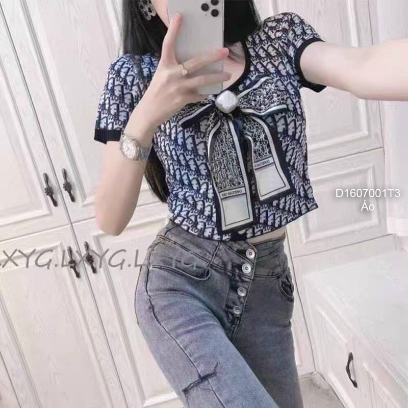 Áo Len nơ cổ tròn phối dãy nút hoạ tiết kiểu TT1607