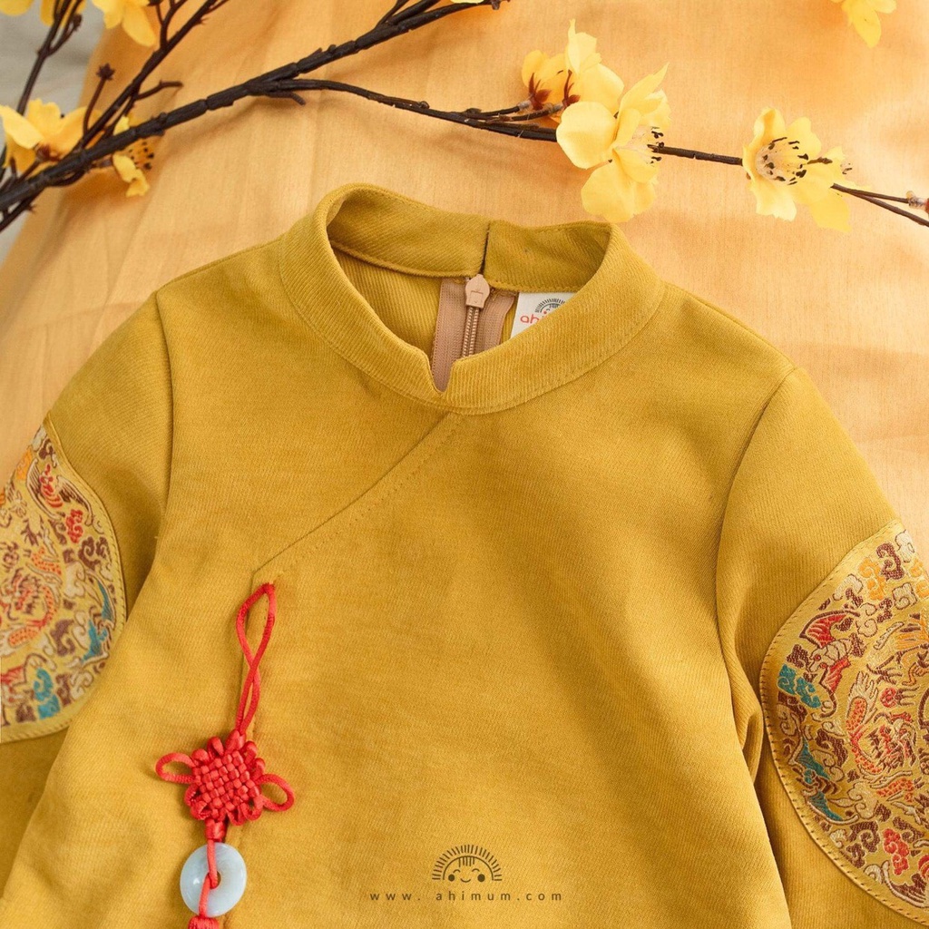 Áo dài cách tân hình tròn thêu 2 bên tay bé trai từ 9 - 37 kg xẻ tà, áo dài tết cho bé họa tiết cách điệu 2 màu đỏ, vàng