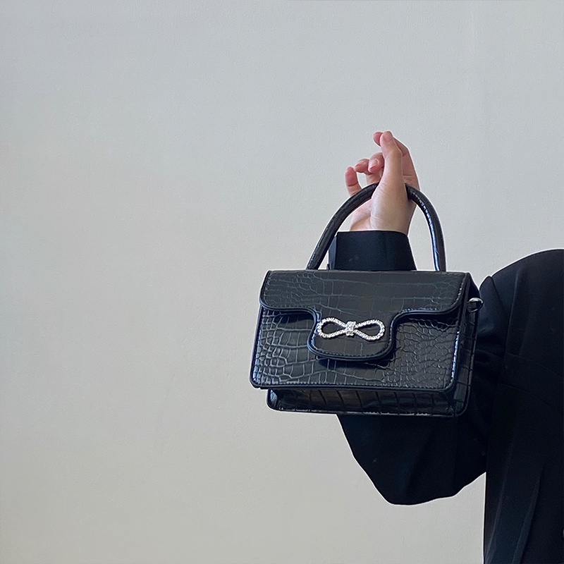 Túi Đeo Chéo Vuông Nắp Gập Phối Dây Xích Họa Tiết Da Cá Sấu Phong Cách Cổ Điển Mẫu Mới 2022 Thời Trang Cho Nữ