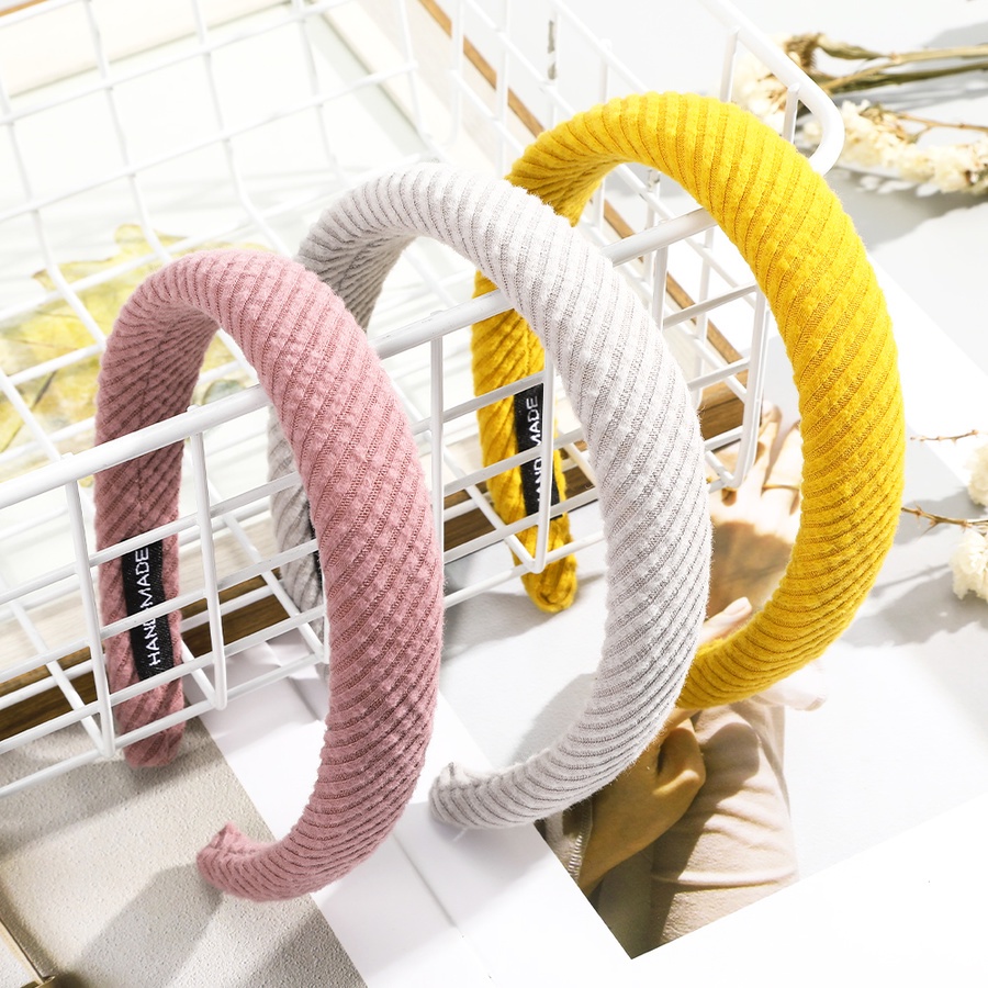 Cài tóc đan len phong cách Hàn Quốc thanh lịch cho nữ