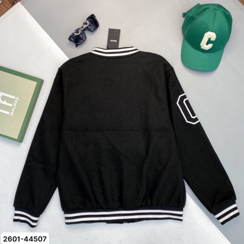 Aos khoacnam nữquản châu mẫu mới được  dính đá dinh màu đen không bao giờ hết hót thoải mái cho an em dạo phố hàng quảng