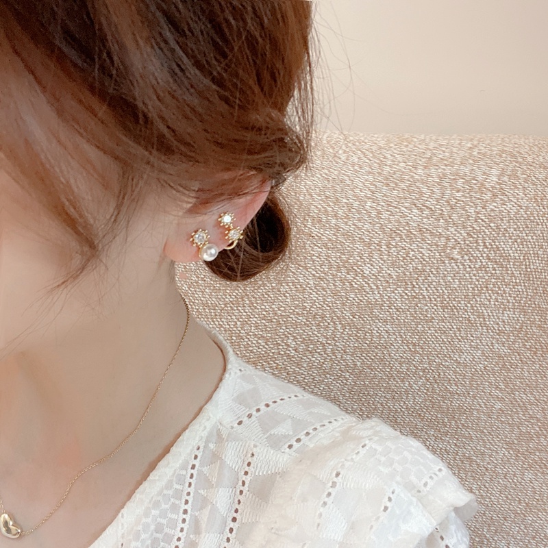 Hoa Tai Hình Cánh Hoa Đính Ngọc Trai Lấp Lánh Thời Trang Hàn Quốc