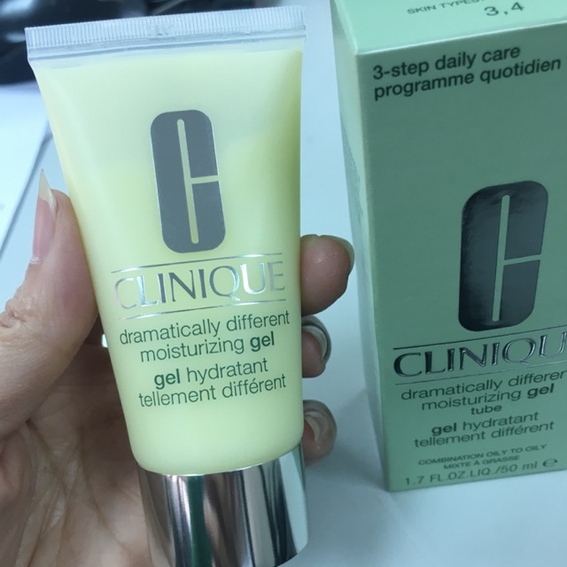 Dưỡng ẩm Clinique Different Dramatically Moisture