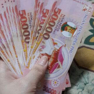 10 xấp tiền 50k va 500k loại tiền đẹp y như hình