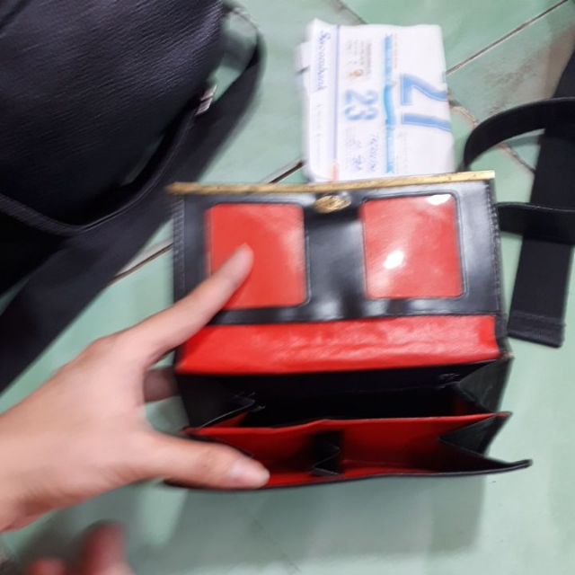 Ví cầm tay