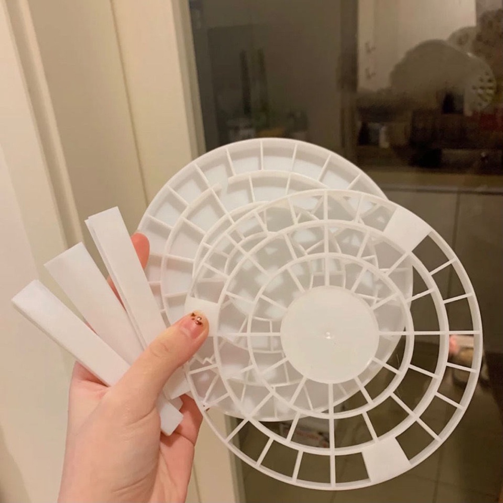 Giá Đỡ Bút Chì/Cọ Trang Điểm Hình Tròn Bằng Nhựa Màu Trắng