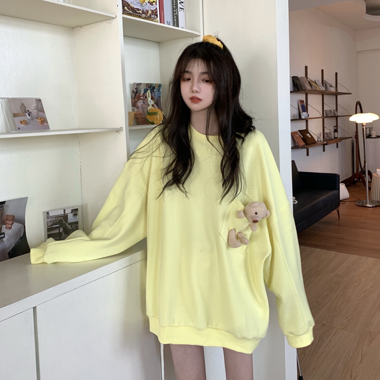 Áo thun thời trang trẻ trung cá tính 215979Áo thun tay dài cổ tròn phối túi hoạ tiết gấu thiết kế dáng rộng thoải mái | BigBuy360 - bigbuy360.vn