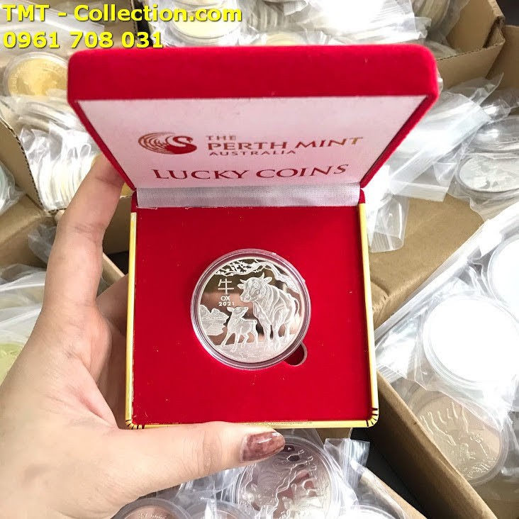 Xu Con Trâu Bạc Tặng Hộp Nhung, Quà tặng tiền lì xì độc lạ nhân dịp năm mới 2021 Tân Sửu - SP002453