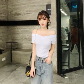 Áo thun cổ tim trễ vai