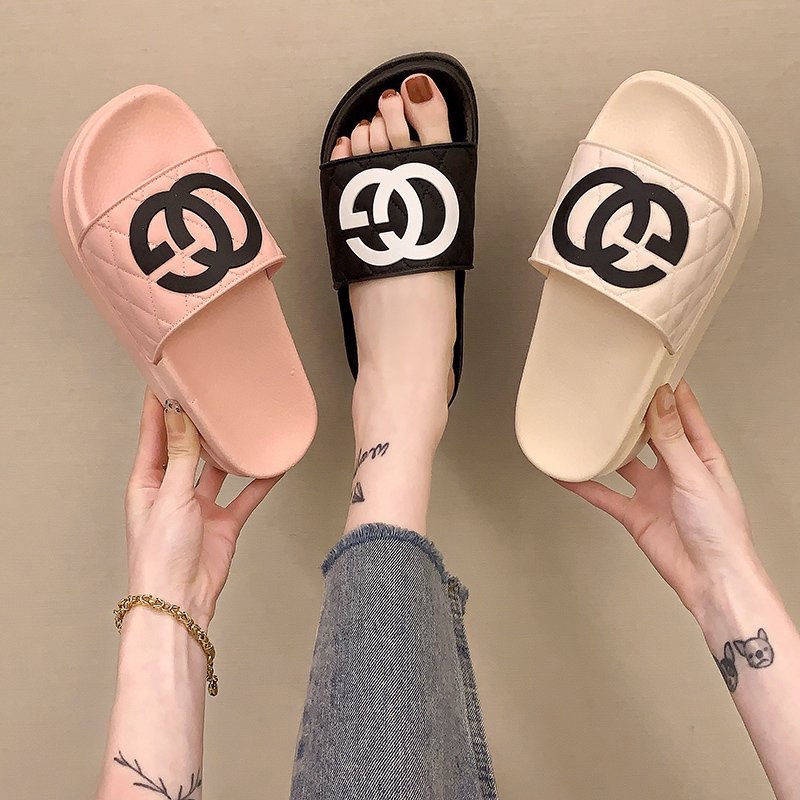 Đôi dép hoạt hình nhiều màu sắc đi trong nhà đế mềm chống trượt cho bé