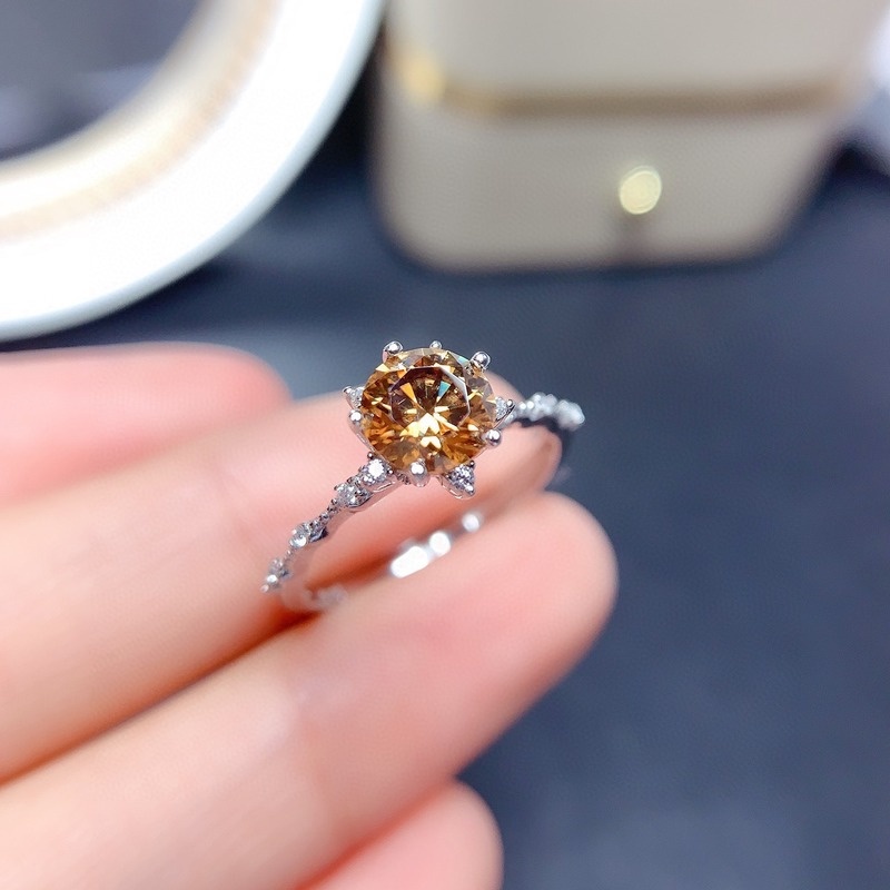 Nhẫn nữ mặt đính đá moissanite đơn giản sang trọng