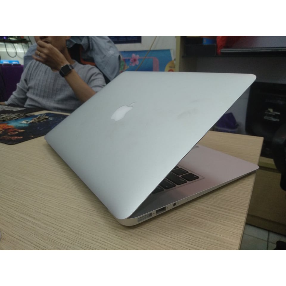 MacBook Air Cũ 13 inch Core i5 (Early 2016)