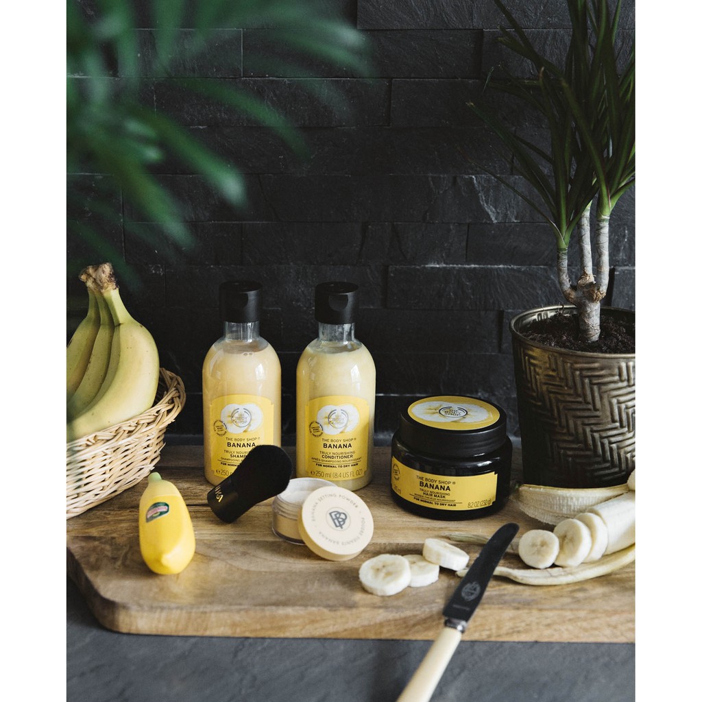 Mặt nạ tóc Banana Truly Nourishing Hair Mask 240ML ủ tóc chuối cho tóc khô THE BODY SHOP