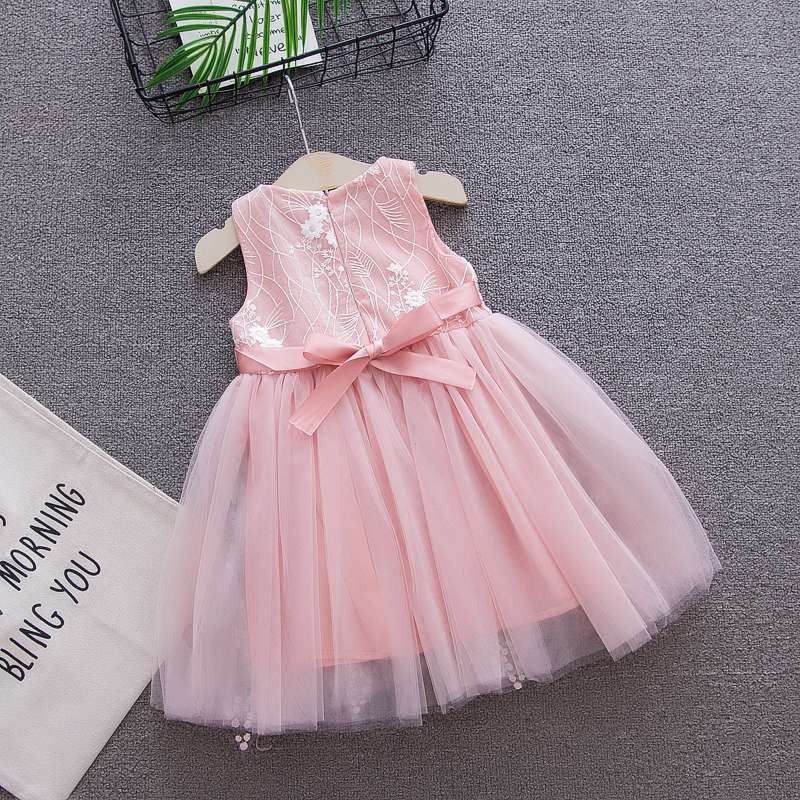 Đầm bé gái thêu hoa phối lưới