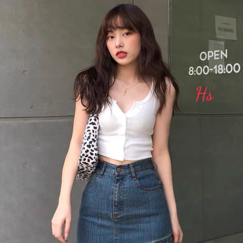 Áo croptop 3 lỗ cúc giữa chất bozip 2 màu trắng đen hottrend M.Store