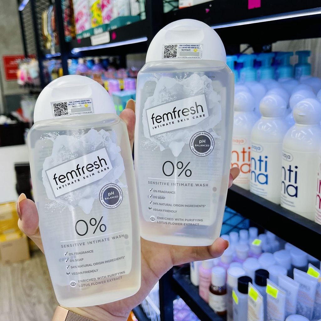 Dung dịch Vệ Sinh Phụ Nữ FEMFRESH Intimate Skin Care UK