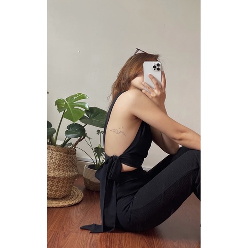 Áo nữ thiết kế- New Arrival-Áo croptop chéo vai Untamed có sẵn mút ngực đen chéo lưng sexy cá tính quyến rũ ELE