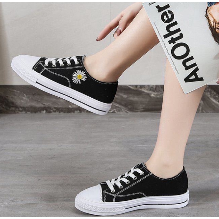 GIÀY NỮ, GIÀY SNEAKER THẤP CỔ THÊU HOA CÚC BH 24