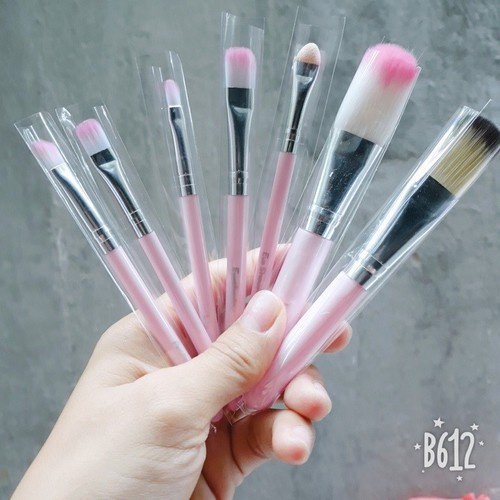 Bộ Cọ Trang Điểm 7 Món Hello Kitty Hộp Thiếc Đáng Yêu Xinh Xắn Tiện Lợi, Thích Hợp Cầm Tay Đi Làm, Đi Du Lịch