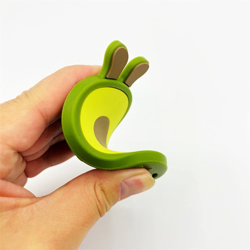 Đồ Chơi Gặm Nướu Bằng Hạt Silicon Không BPA Hình Quả Bơ Hoạt Hình Dành Cho Bé Sơ Sinh