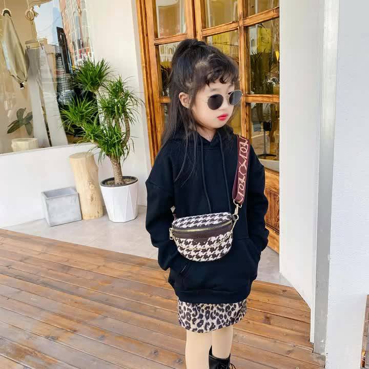 Túi xách nữ túi đeo bụng mini chất liệu vải dạ họa tiết kẻ sọc kèm dây xích thời trang năng động LK185 | BigBuy360 - bigbuy360.vn