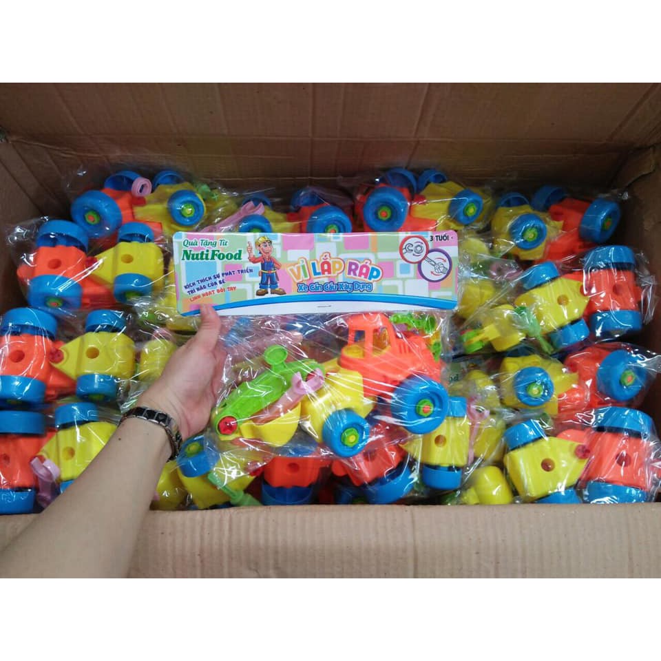 XE CẦN CẨU LẮP RÁP
