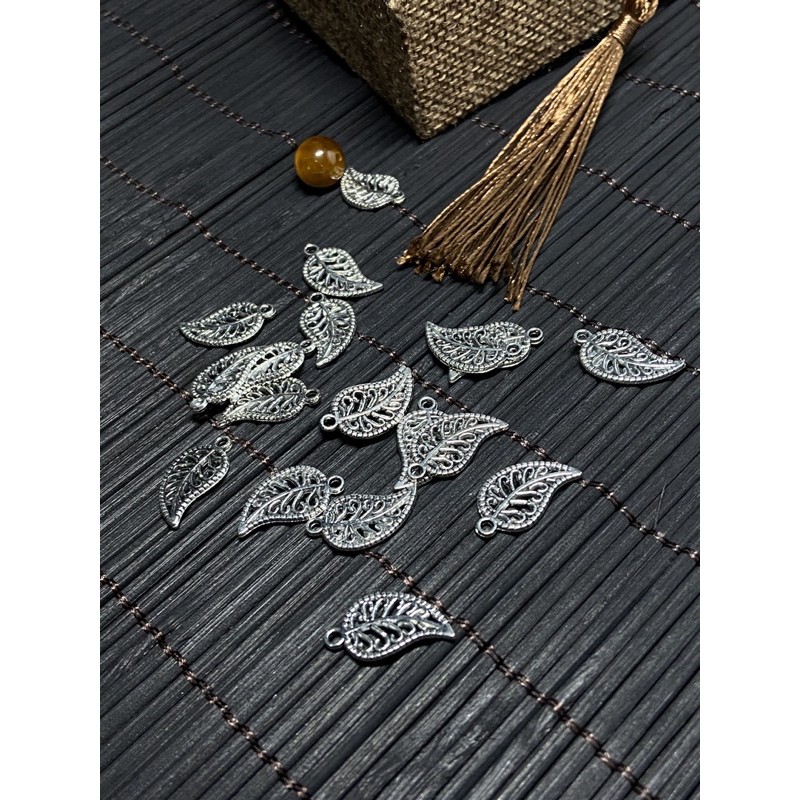 5 Charm chiếc lá