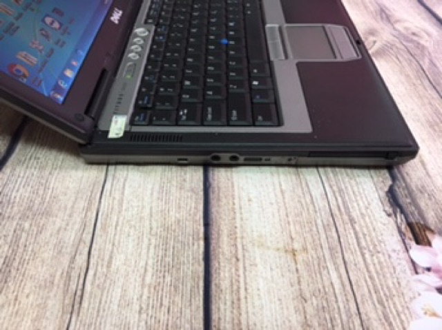 Laptop Dell 1400 có camera phục vụ học online | BigBuy360 - bigbuy360.vn