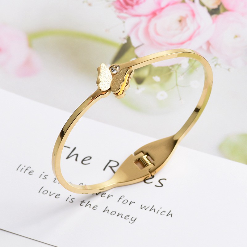 Vòng Tay Thép Titan Mạ Vàng Hồng 18K Mặt Hình Bướm Ba Chiều Đính Đá Màu Sắc Chống Nước Chống Trượt Phong Cách Nhật Hàn