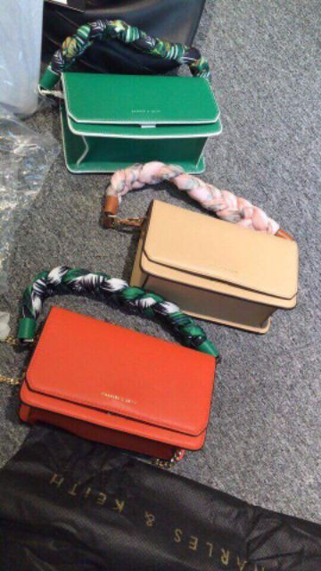 Túi Charles & Keith