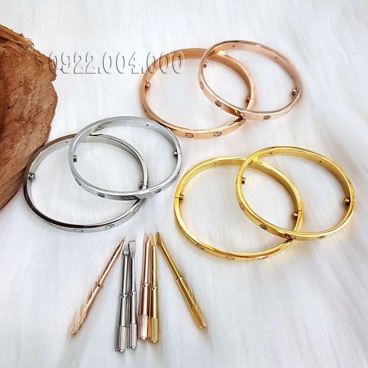 Vòng tay có vít mở cho cả nam và nữ hoặc đeo cặp VF574